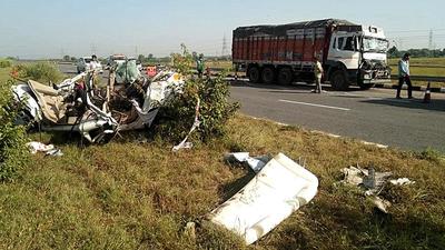 Mangled remains of a Maruti Ertiga after a truck rammed into it, leaving eight members of a family from Uttar Pradesh dead on the KMP Expressway in Haryana’s Jhajjar district in October. According to the police, with the increase in fog during the early mornings and nights, the number of accidents has also started to increase. (HT Archive) Mangled remains of a Maruti Ertiga after a truck rammed into it, leaving eight members of a family from Uttar Pradesh dead on the KMP Expressway in Haryana’s Jhajjar district in October. According to the police, with the increase in fog during the early mornings and nights, the number of accidents has also started to increase. (HT Archive)