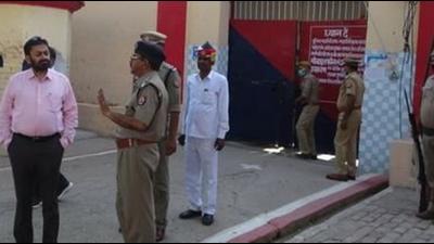Senior district officials were presently busy pacifying the inmates at the jail premises. (Photo Courtesy Twitter) Senior district officials were presently busy pacifying the inmates at the jail premises. (Photo Courtesy Twitter)