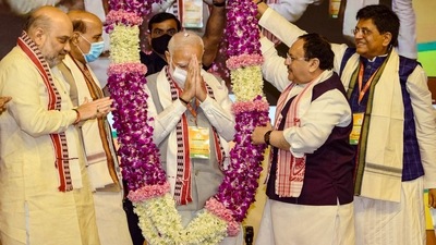 PM Narendra Modi being felicitated by BJP leaders during party's national executive meeting in New Delhi. (PTI) PM Narendra Modi being felicitated by BJP leaders during party's national executive meeting in New Delhi. (PTI)
