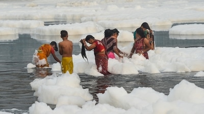 On the first day of Chhath Puja, also known as Nahai Khai, vratis take a bath, wear clean clothes and prepare a prasad for Lord Surya. Chana daal and Kaddoo Bhaat is a popular prasad that devotees make on this day. (PTI)