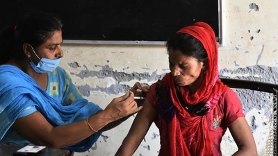An official release said 7,15,78,267 Covid-19 vaccine doses have been administered in MP so far, including 59,680 on Sunday. (Vipin Kumar/HT Photo)