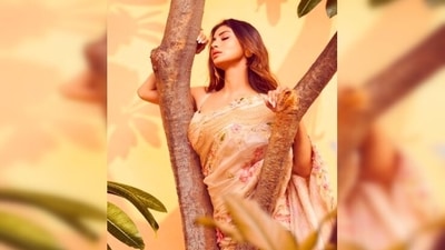 Mouni Roy picked this gorgeous beige floral elegant saree from the clothing line Geisha Designs. (Instagram/@imouniroy) Mouni Roy picked this gorgeous beige floral elegant saree from the clothing line Geisha Designs. (Instagram/@imouniroy)