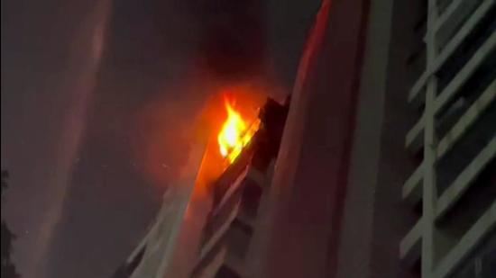 Water was supplied to the firefighting system only for the first few minutes. Once the pressure ran out, the firefighting system at Hansa Heritage building in Kandivli did not work, said Mumbai Fire Brigade. The authorities will issue a notice to the building. (ANI FILE)