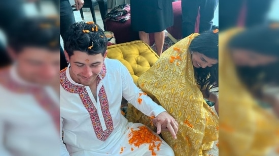 Priyanka Chopra and Nick Jonas also performed rituals and seek blessings of Goddess Mahalakshmi.(Instagram/@priyankachopra)