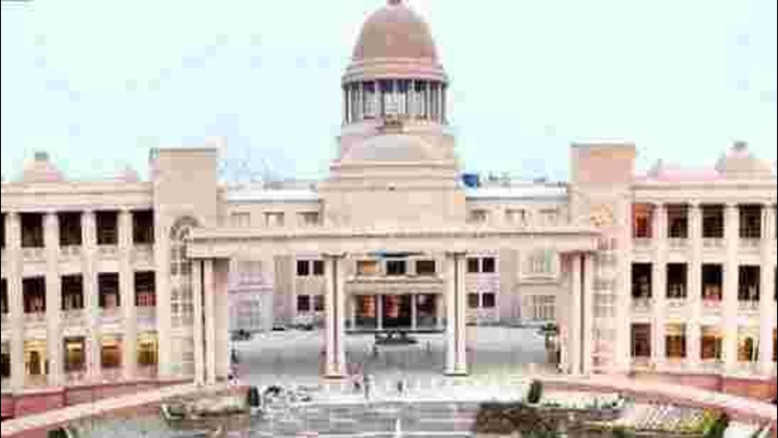 Allahabad high court CJ accorded warm welcome at Lucknow bench