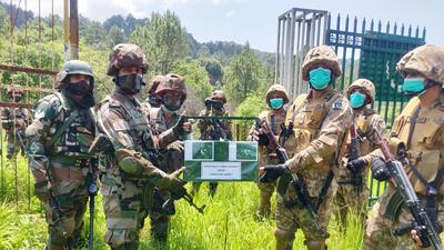 Some distance education courses offered to soldiers are in maths, English, Urdu, and education and postgraduation diploma courses in computer applications, web designing, cyber law and tourism management. The MoU was signed between Kashmir University and the 15 Corps. (HT PHOTO )