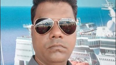 Prabhakar Sail, who made his first appearance before NCB, was questioned in the Central Reserve Police Force’s mess in Bandra (West). He was accompanied by his lawyer Tushar Khandare. (Hindustan Times) Prabhakar Sail, who made his first appearance before NCB, was questioned in the Central Reserve Police Force’s mess in Bandra (West). He was accompanied by his lawyer Tushar Khandare. (Hindustan Times)