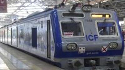 Reduction in fares of the AC local trains along with steps to ‘popularise’ them and restructuring of their routes are some of the measures that are being studied by the Railway Board, the apex body of all zonal railways. (Anshuman Poyrekar/HT Photo) Reduction in fares of the AC local trains along with steps to ‘popularise’ them and restructuring of their routes are some of the measures that are being studied by the Railway Board, the apex body of all zonal railways. (Anshuman Poyrekar/HT Photo)