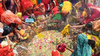 The BMC said that festivities during Chhath Puja have been restricted due to Mumbai registering over 1,700 Covid-19 infections between October 1 till November 6. (ANI file photo. Representative image) The BMC said that festivities during Chhath Puja have been restricted due to Mumbai registering over 1,700 Covid-19 infections between October 1 till November 6. (ANI file photo. Representative image)