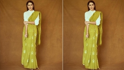 In the end, smoky brown eye shadow, mauve lip shade, mascara-adorned lashes, glowing skin, blushed cheeks, and filled-in eyebrows rounded off Genelia's beauty picks with the traditional look. (Instagram/@who_wore_what_when) In the end, smoky brown eye shadow, mauve lip shade, mascara-adorned lashes, glowing skin, blushed cheeks, and filled-in eyebrows rounded off Genelia's beauty picks with the traditional look. (Instagram/@who_wore_what_when)