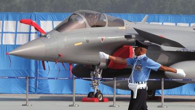 A file photo of Indian Air Force (IAF) personnel marching past a Dassault Rafale fighter jet displayed during the Air Force Day parade at Hindon Air Force Station in Ghaziabad, Uttar Pradesh, India, on October 8, 2020. (Bloomberg/File) A file photo of Indian Air Force (IAF) personnel marching past a Dassault Rafale fighter jet displayed during the Air Force Day parade at Hindon Air Force Station in Ghaziabad, Uttar Pradesh, India, on October 8, 2020. (Bloomberg/File)