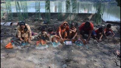 Last week, a BMC circular stated that citizens celebrating Chhath Puja should avoid beaches. It also said the celebrations should be conducted at artificial ponds and that these should be constructed and paid for by private organisers. (HT PHOTO) Last week, a BMC circular stated that citizens celebrating Chhath Puja should avoid beaches. It also said the celebrations should be conducted at artificial ponds and that these should be constructed and paid for by private organisers. (HT PHOTO)