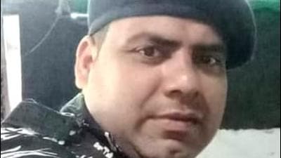 Rajmani Kumar Yadav, 33, is survived by mother Ramrato Devi, wife Rinki Devi, three sons and two daughters. (HT Photo)