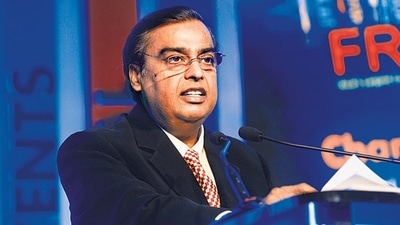 The incident came months after police found a Scorpio car abandoned near Antilia with 20 loose gelatin sticks and a threat letter addressed to Mukesh Ambani on February 25. (Agencies) The incident came months after police found a Scorpio car abandoned near Antilia with 20 loose gelatin sticks and a threat letter addressed to Mukesh Ambani on February 25. (Agencies)