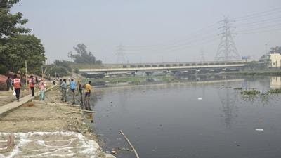 Chhath Puja preparations near the Hindon river ghats in Ghaziabad on Monday. (Sakib Ali/HT) Chhath Puja preparations near the Hindon river ghats in Ghaziabad on Monday. (Sakib Ali/HT)