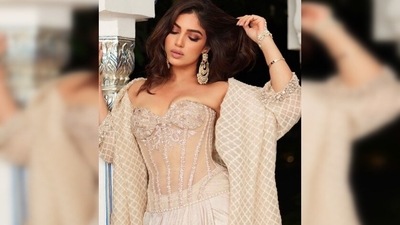 Bhumi Pednekar slipped into this beautiful corset, skirt set by designer Tarun Tahiliani for her recent photoshoot. (Instagram/@bhumipednekar) Bhumi Pednekar slipped into this beautiful corset, skirt set by designer Tarun Tahiliani for her recent photoshoot. (Instagram/@bhumipednekar)