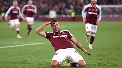 Pablo Fornals of West Ham United celebrates after he scores his side's second goal. (Getty) Pablo Fornals of West Ham United celebrates after he scores his side's second goal. (Getty)