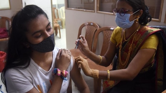 Covid-19 vaccination underway in Mumbai, India. Maharashtra is seeing a steady fall in coronavirus cases as well as testing. (HT photo/File)