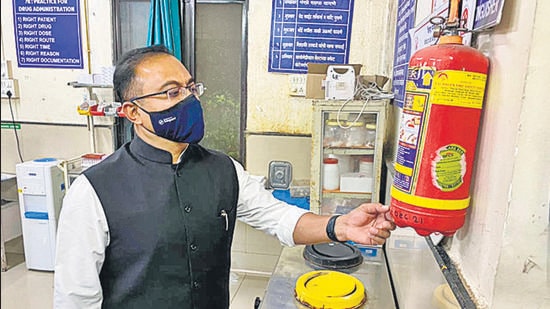 The district collector, during a Monday review meeting following the Ahmednagar fire tragedy which took place on November 6 in which 12 died in a Covid19 ICU ward, has now directed all private hospitals in the district have to file a compliance report by Thursday. (HT PHOTO)