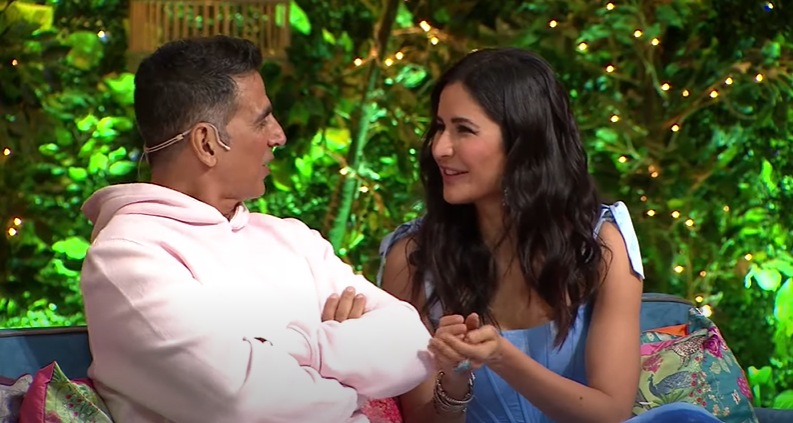 Akshay Kumar and Katrina Kaif on The Kapil Sharma Show.&nbsp;