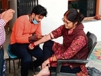 Health officials collect blood samples from residents in Kanpur to test for Zika virus.(HT Photo) Health officials collect blood samples from residents in Kanpur to test for Zika virus.(HT Photo)