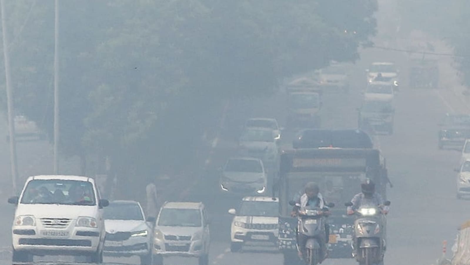 Air pollution: Delhi environment minister Gopal Rai to hold meeting today | Latest News Delhi - Hindustan Times