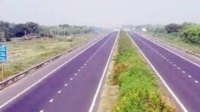 The Purvanchal expressway would traverse through nine districts of Uttar Pradesh, including Lucknow, Barabanki, Faizabad, Ambedkar Nagar, Amethi, Sultanpur, Azamgarh, Mau and Ghazipur. (Pic for representation) The Purvanchal expressway would traverse through nine districts of Uttar Pradesh, including Lucknow, Barabanki, Faizabad, Ambedkar Nagar, Amethi, Sultanpur, Azamgarh, Mau and Ghazipur. (Pic for representation)