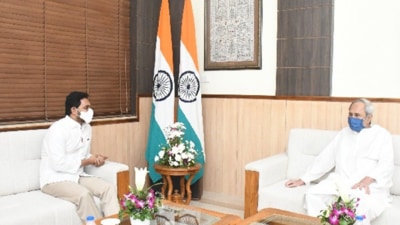 Both CMs decided to work closely to resolve the contentious issues in the fields of water resources, boundary, energy and Left-wing extremism. (ANI) Both CMs decided to work closely to resolve the contentious issues in the fields of water resources, boundary, energy and Left-wing extremism. (ANI)
