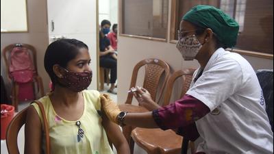 Of the 100,137,366 Covid vaccine doses administered by Tuesday (9pm) in the state, 68,057,912 have received at least one dose while 32,079,454 have received both doses in Maharashtra. The state crossed a milestone and administered 100 million vaccine doses. (HT PHOTO) Of the 100,137,366 Covid vaccine doses administered by Tuesday (9pm) in the state, 68,057,912 have received at least one dose while 32,079,454 have received both doses in Maharashtra. The state crossed a milestone and administered 100 million vaccine doses. (HT PHOTO)