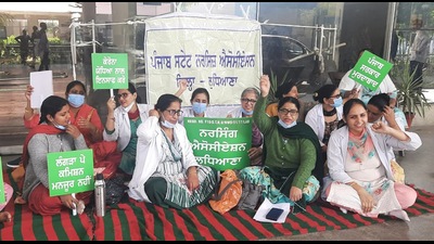 The labour ward of the civil hospital was the worst hit by the nurses protest as pregnant patients visiting the hospital for normal deliveries were turned away and asked to come on Thursday (HT file) The labour ward of the civil hospital was the worst hit by the nurses protest as pregnant patients visiting the hospital for normal deliveries were turned away and asked to come on Thursday (HT file)
