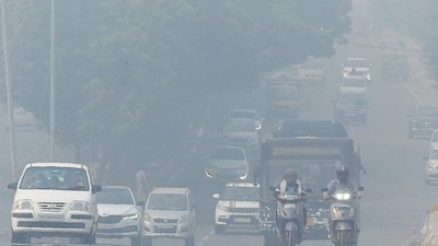 A thick layer of smog covers Delhi. (ANI) A thick layer of smog covers Delhi. (ANI)