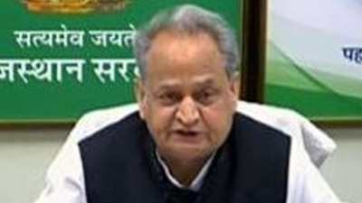 Rajasthan chief minister Ashok Gehlot’s announcement comes hours after the Congress veteran urged Centre to further slash excise duty. (ANI) (HT_PRINT) Rajasthan chief minister Ashok Gehlot’s announcement comes hours after the Congress veteran urged Centre to further slash excise duty. (ANI) (HT_PRINT)