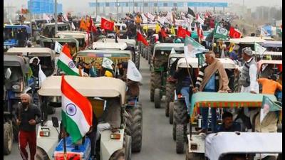 Farmer leaders, who were present in the meeting, said that those participating in the tractor march will sit wherever the police will stop them. Farmer leaders, who were present in the meeting, said that those participating in the tractor march will sit wherever the police will stop them.