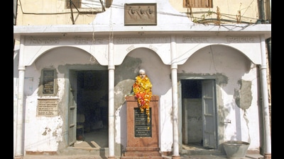 The members of the trust stated that over three years have elapsed since former CM Captain Amarinder Singh announced  ₹1 crore for beautification of Sukhdev Thapar’s ancestral house and the direct approach. (HT file)