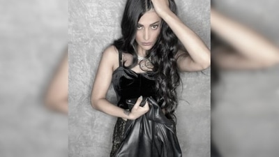 Shruti Haasan completed her goth look by adding some silver jewellery. (Instagram/@shrutzhaasan) Shruti Haasan completed her goth look by adding some silver jewellery. (Instagram/@shrutzhaasan)