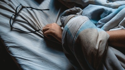 Going to sleep between 10:00 and 11:00 pm is associated with a lower risk of developing heart disease compared to earlier or later bedtimes, according to a study led by an international team of researchers. (Unsplash) Going to sleep between 10:00 and 11:00 pm is associated with a lower risk of developing heart disease compared to earlier or later bedtimes, according to a study led by an international team of researchers. (Unsplash)