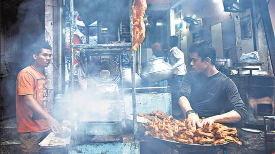 The East Delhi Municipal Corporation on Tuesday banned the use of firewood and coal, including in tandoors, in hotels and eateries under its jurisdiction. (Picture for representation only/HT Archive)