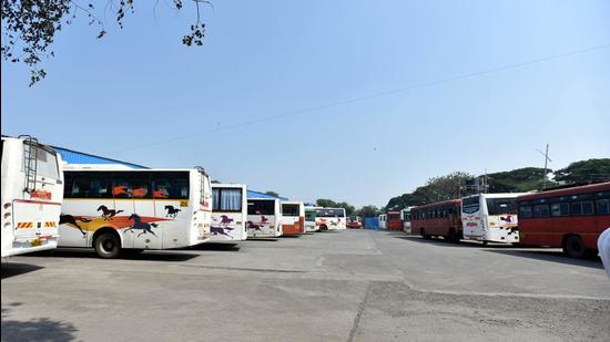 The Bus and Car Operators Confederation of India (BOCI) has asked private bus operators not to overcharge passengers and take advantage of Maharashtra strike . (HT PHOTO)