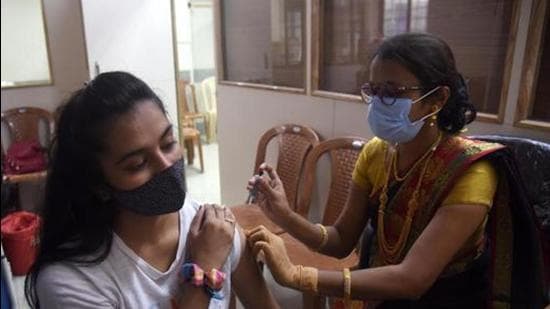 As Maharashtra crossed the 100 million milestone, Dr Rahul Pandit, Director-critical care, Fortis Hospitals and member, National Covid-19 task force, cautioned against lowering its guard down. (HT photo/Vijay Bate)
