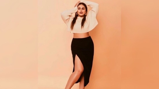 It is "snuggle time" for actor Huma Quereshi as she gets in her comfy yet stylish fall-winter wear and poses for the camera.(Instagram/@iamhumaq)