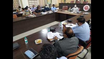 The 36th Indira Marathon meeting concerning preparations being chaired by DM Prayagraj . (HT Photo) The 36th Indira Marathon meeting concerning preparations being chaired by DM Prayagraj . (HT Photo)
