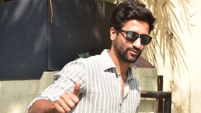Vicky Kaushal snapped in Juhu. (Varinder Chawla)