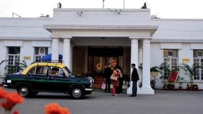A file photo of the Delhi Gymkhana Club. A total of 72 liquor bottles were stolen from the club during the 2020 Covid-19 lockdown, it has been alleged, and an FIR has been filed. (Mint/File) A file photo of the Delhi Gymkhana Club. A total of 72 liquor bottles were stolen from the club during the 2020 Covid-19 lockdown, it has been alleged, and an FIR has been filed. (Mint/File)