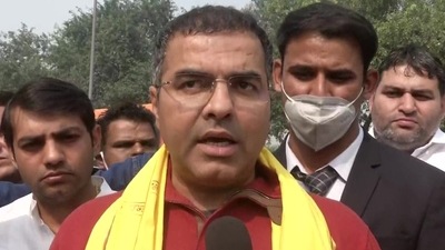 BJP MP Parvesh Sahib Singh Verma at the Yamuna ghat in ITO, Delhi, on Wednesday. (ANI Twitter) BJP MP Parvesh Sahib Singh Verma at the Yamuna ghat in ITO, Delhi, on Wednesday. (ANI Twitter)