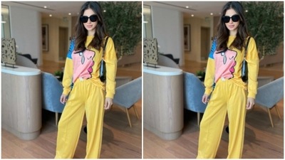 Mouni played muse to the designer house Pankh and picked a swanky outfit from their collection. (Instagram/@imouniroy) Mouni played muse to the designer house Pankh and picked a swanky outfit from their collection. (Instagram/@imouniroy)