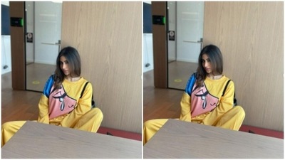 Styled by fashion stylist Anuradha Khurana, Mouni left her long tresses open around her shoulders. (Instagram/@imouniroy) Styled by fashion stylist Anuradha Khurana, Mouni left her long tresses open around her shoulders. (Instagram/@imouniroy)