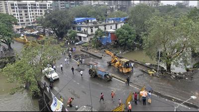 Brihanmumbai Municipal Corporation (BMC) on Wednesday restarted the Ram Mandir bridge over Walbhat river, connecting SV Road to Ram Mandir, for light motor vehicles (Satyabrata Tripathy/HT Photo) Brihanmumbai Municipal Corporation (BMC) on Wednesday restarted the Ram Mandir bridge over Walbhat river, connecting SV Road to Ram Mandir, for light motor vehicles (Satyabrata Tripathy/HT Photo)