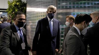 John Kerry, United States Special Presidential Envoy for Climate leaves after a meeting with Brazilian representatives at the COP26 U.N. Climate Summit, in Glasgow, Scotland on Wednesday. The UN climate summit in Glasgow has entered its second week as leaders from around the world, are gathering in Scotland's biggest city, to lay out their vision for addressing the common challenge of global warming. (AP PHOTO.) John Kerry, United States Special Presidential Envoy for Climate leaves after a meeting with Brazilian representatives at the COP26 U.N. Climate Summit, in Glasgow, Scotland on Wednesday. The UN climate summit in Glasgow has entered its second week as leaders from around the world, are gathering in Scotland's biggest city, to lay out their vision for addressing the common challenge of global warming. (AP PHOTO.)