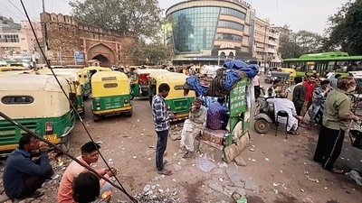 Cocooned in calmness, Sudama (the shop) is exuding friendly indifference to the surrounding bedlam. Cocooned in calmness, Sudama (the shop) is exuding friendly indifference to the surrounding bedlam.