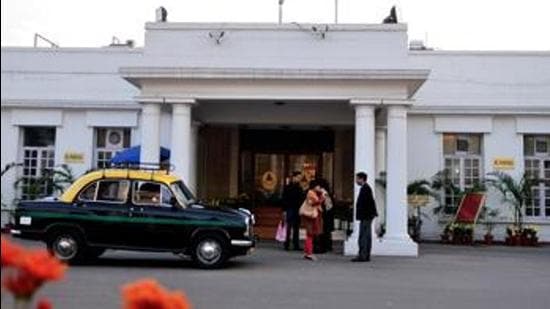 A file photo of the Delhi Gymkhana Club. A total of 72 liquor bottles were stolen from the club during the 2020 Covid-19 lockdown, it has been alleged, and an FIR has been filed. (Mint/File)